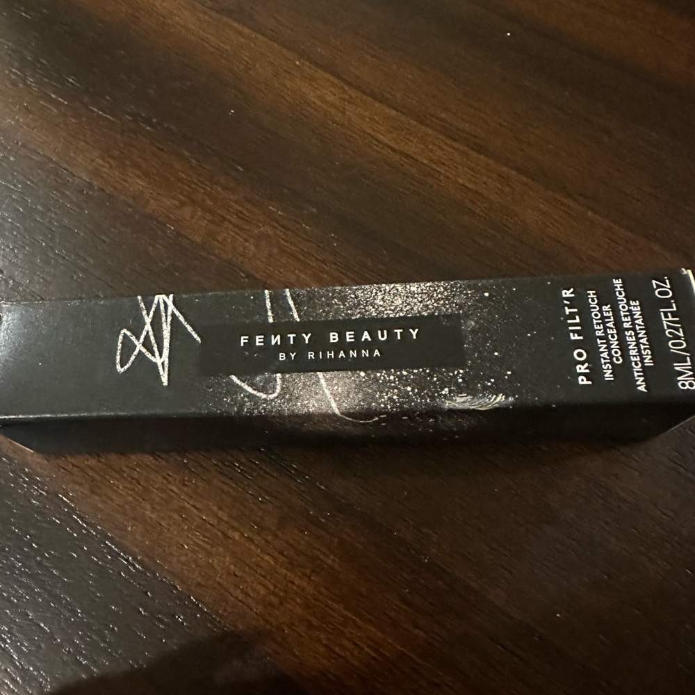 Fenty Beauty by Rhianna concealer
